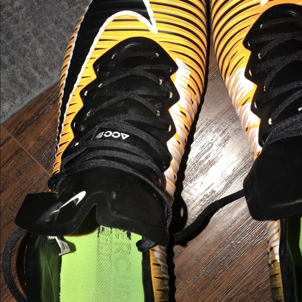 Nike vapors acc great condition